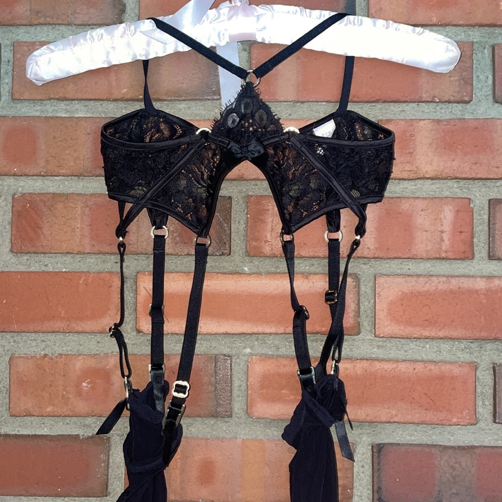 HONEY BIRDETTE SET black lace XS comes with thighhigh snag in right leg not hole